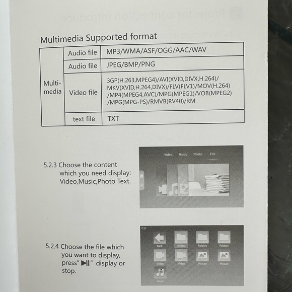 LED Projector with remote - Picture 7 of 11